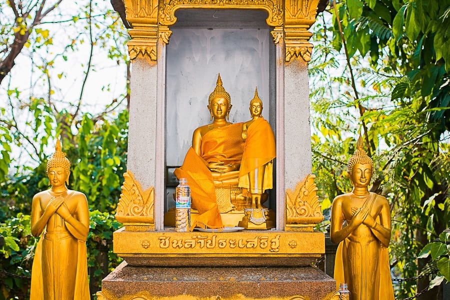 Les statues du Golden Mount à Bangkok