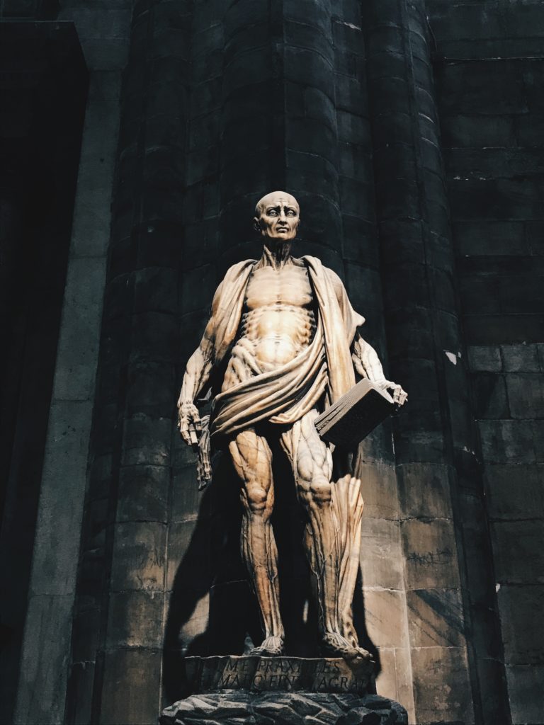 duomo milan statue Saint-Barthelemy