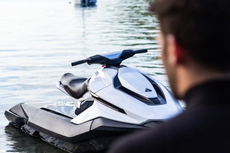 Jet-ski Normandie : les 6 meilleures offres pour vos vacances