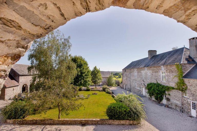 Retour vers le passé :                          une nuit dans un manoir du XVIe siècle