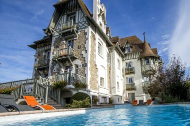 Extérieur hôtel spa villa Augeval à Deauville