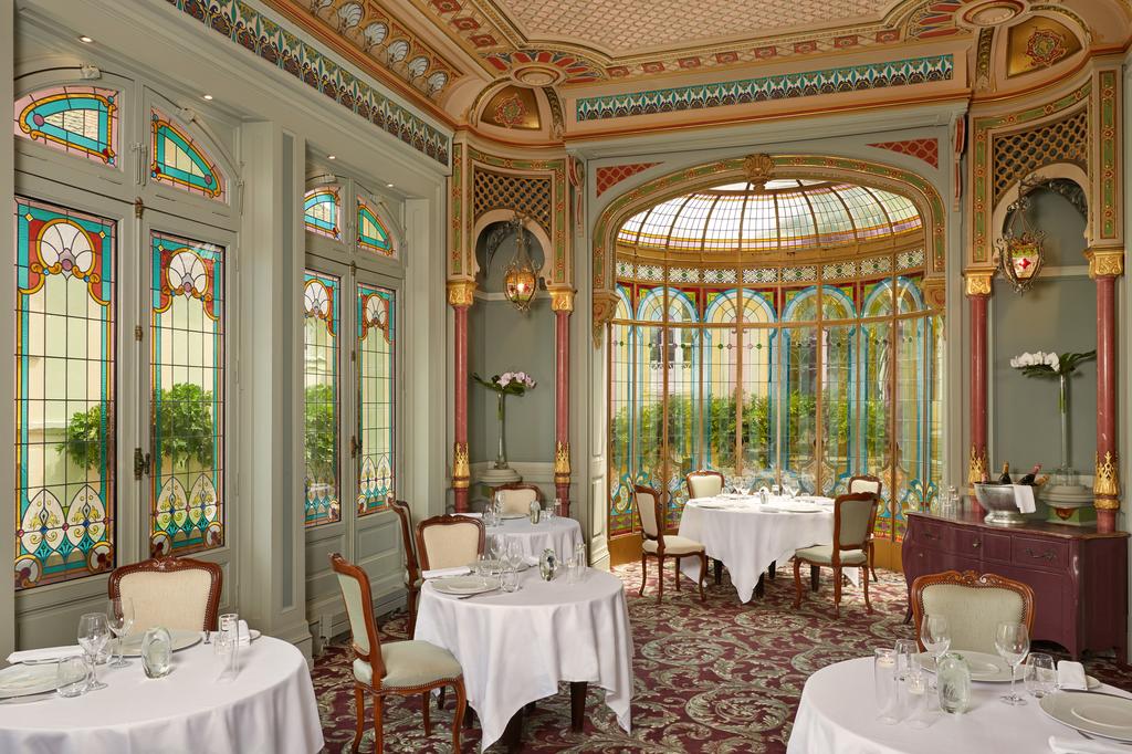 restaurant chateau hotel grand barrail