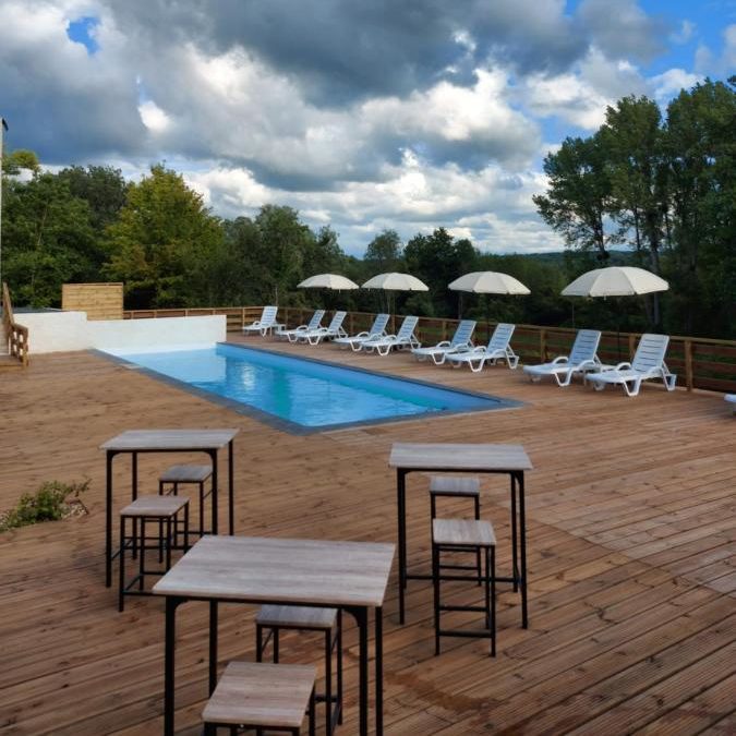 week-end insolite france terrasse avec piscine