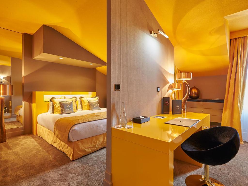 Hôtel Stelsia Resort, chambre double thème jaune
