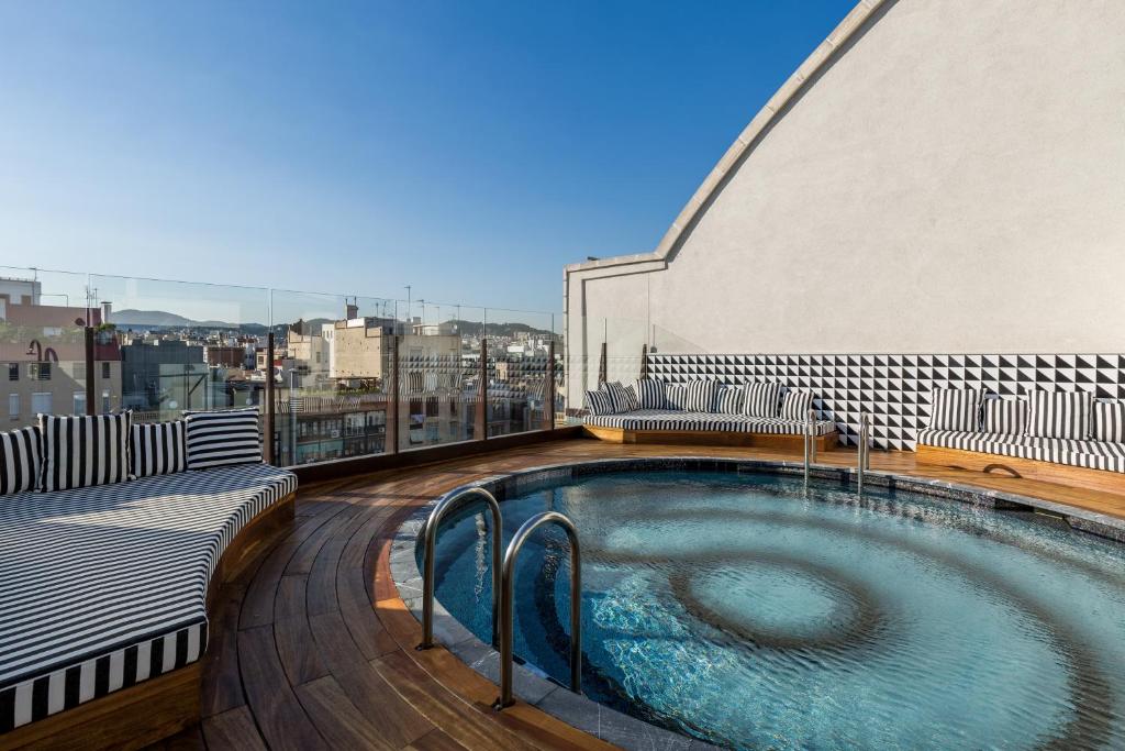Hôtel Espagne - vue sur Barcelone depuis le rooftop de l'hôtel Room Mate Anna