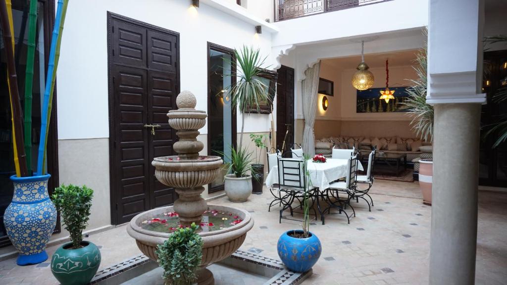 Riad Kale Polis