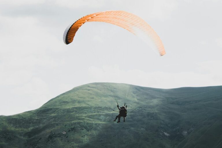 Saut en parachute Grenoble : 10 offres incontournables !