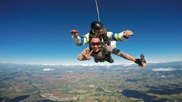 Saut parachute Vendée : 4 offres à ne pas manquer !